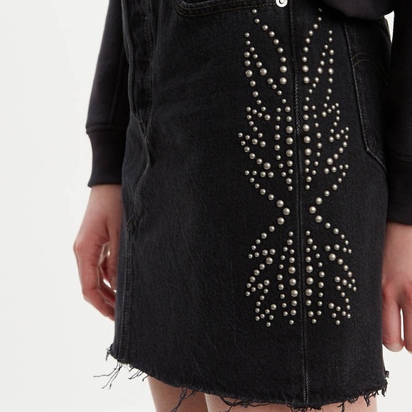 Levi’s High Rise Deconstructed Button Fly Skirt - Picture 2 of 9